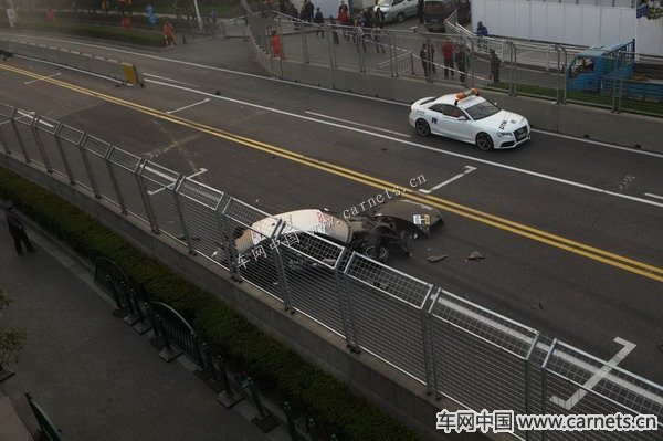 DTM上海站刺痛神经的撞车事件