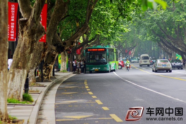 杭州公交集团表态：近期将加强安全行车管理