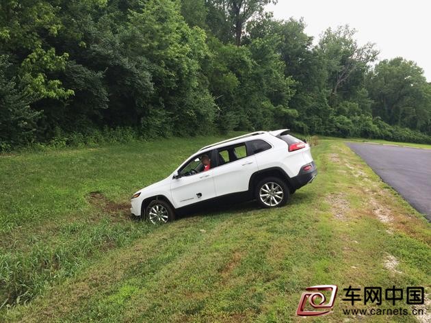 FBI向美国车主发警告：当心汽车被黑客攻击