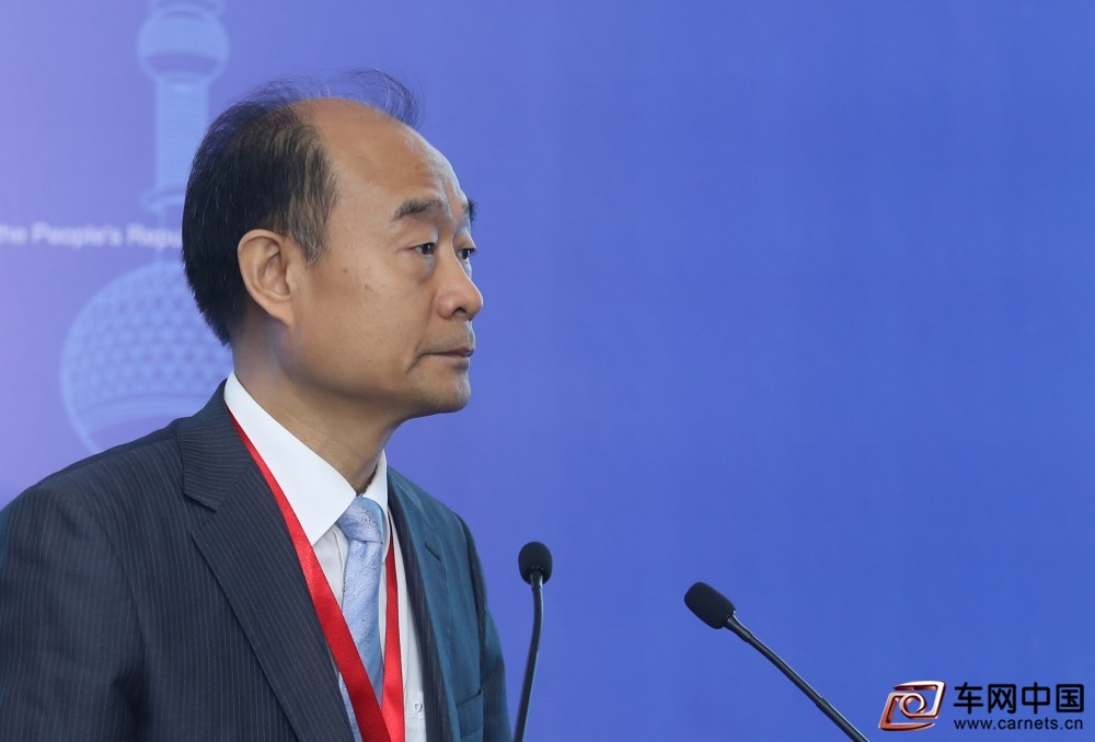 师建华