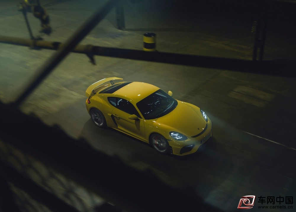 Porsche-718_Cayman_GT4-2020-1600-03