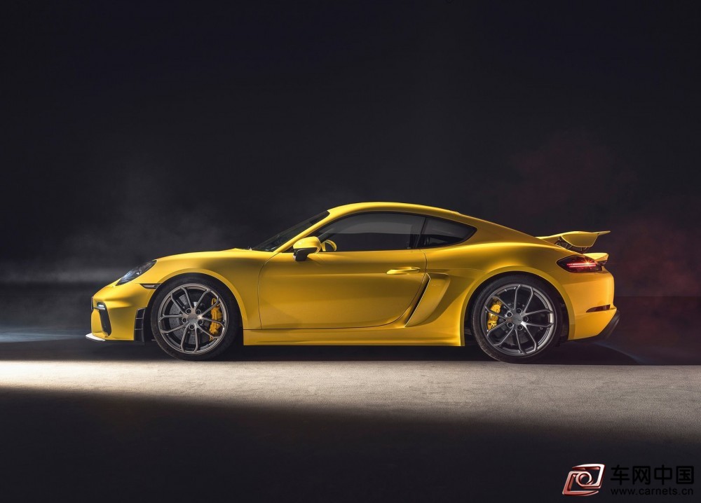 Porsche-718_Cayman_GT4-2020-1600-04