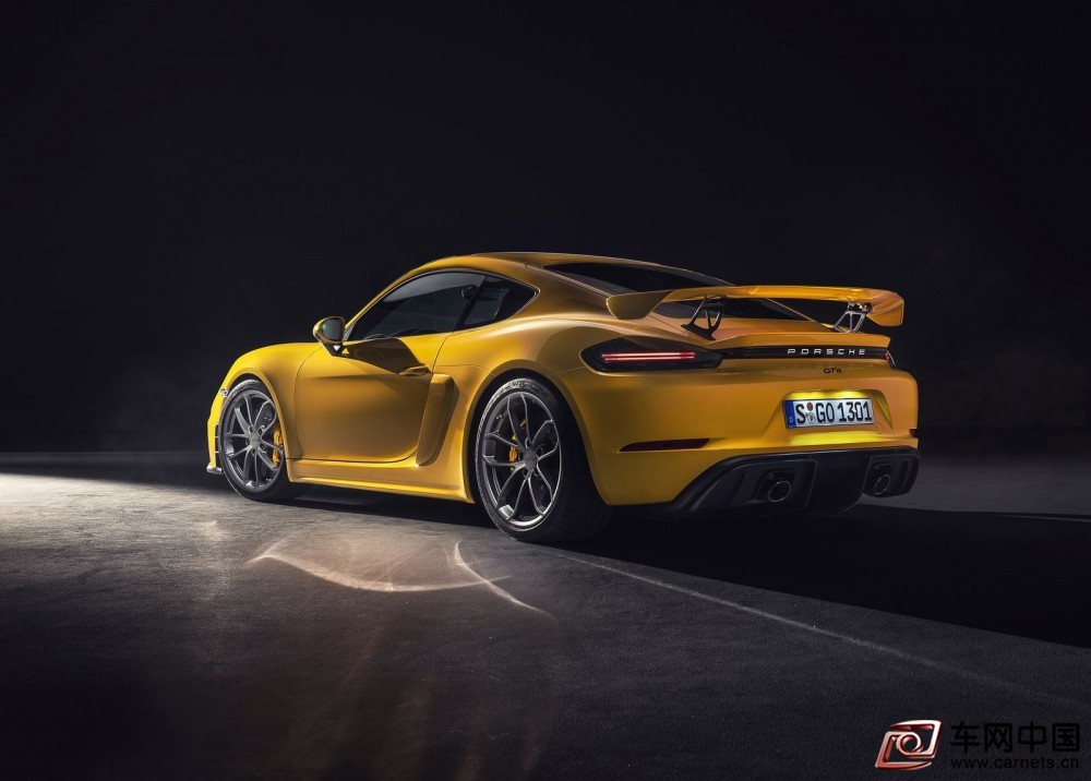Porsche-718_Cayman_GT4-2020-1600-05