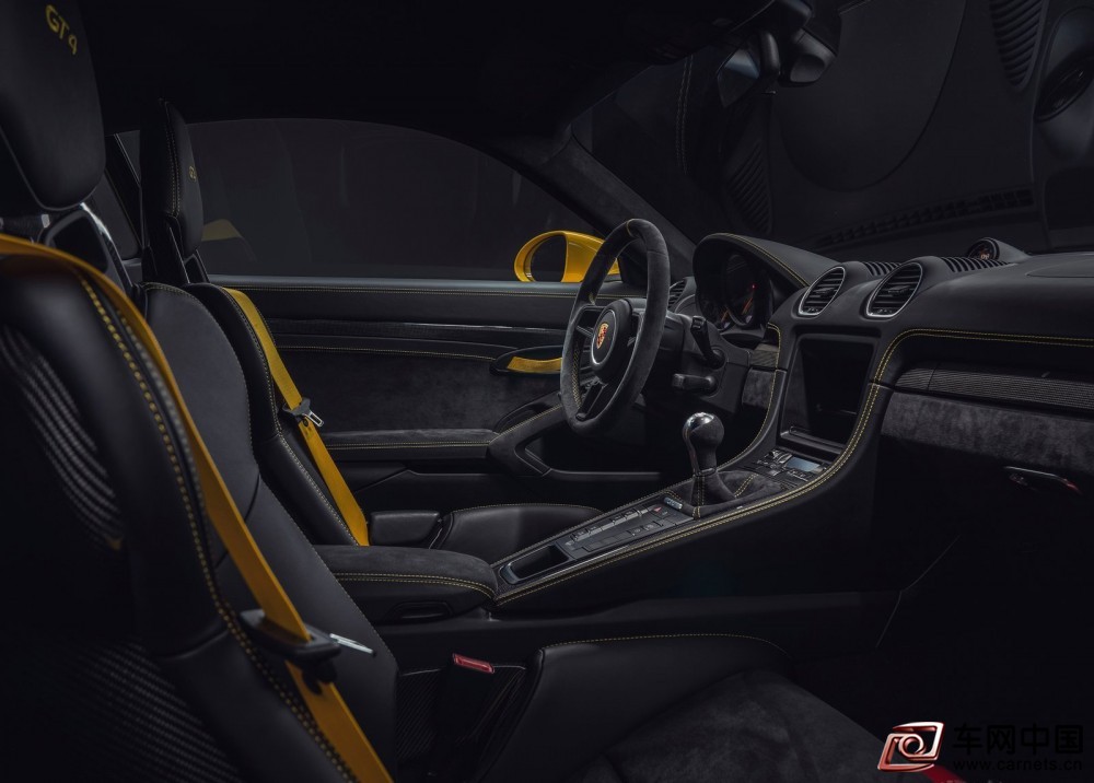 Porsche-718_Cayman_GT4-2020-1600-08