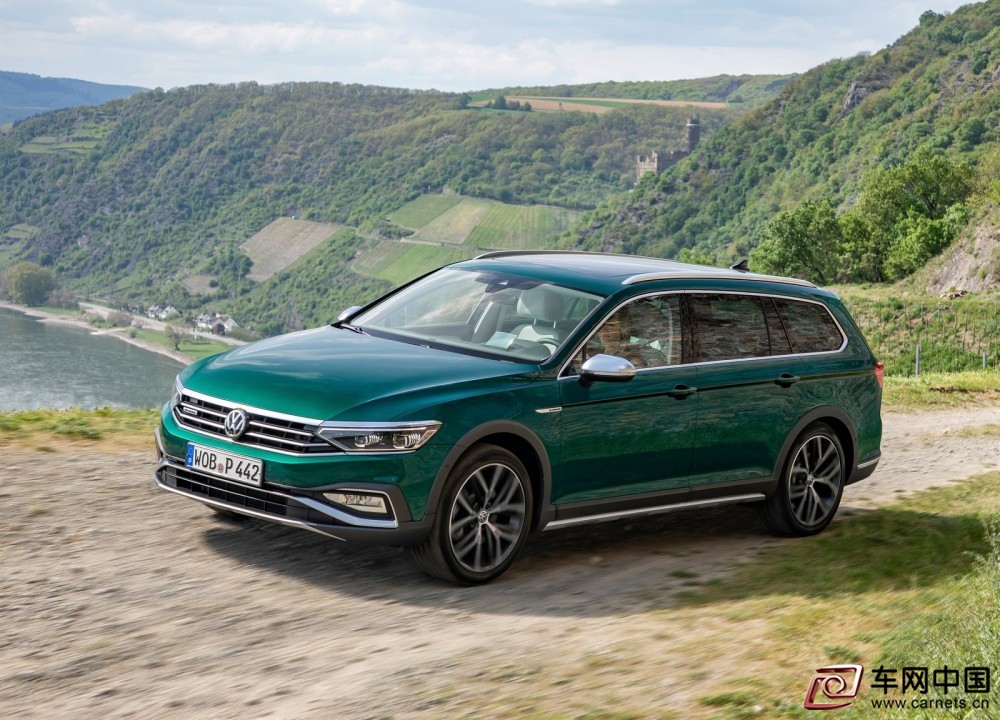 Volkswagen-Passat_Alltrack-2020-1600-07