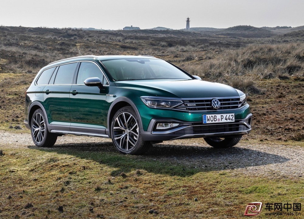 Volkswagen-Passat_Alltrack-2020-1600-01