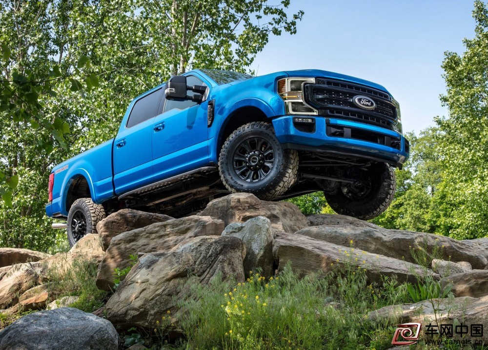 Ford-F-Series_Super_Duty_Tremor_Off-Road_Package-2020-1600-02