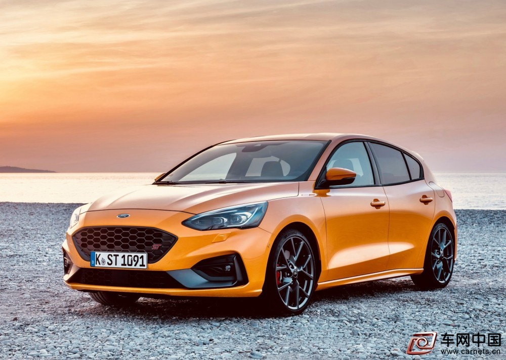 Ford-Focus_ST-2020-1600-02