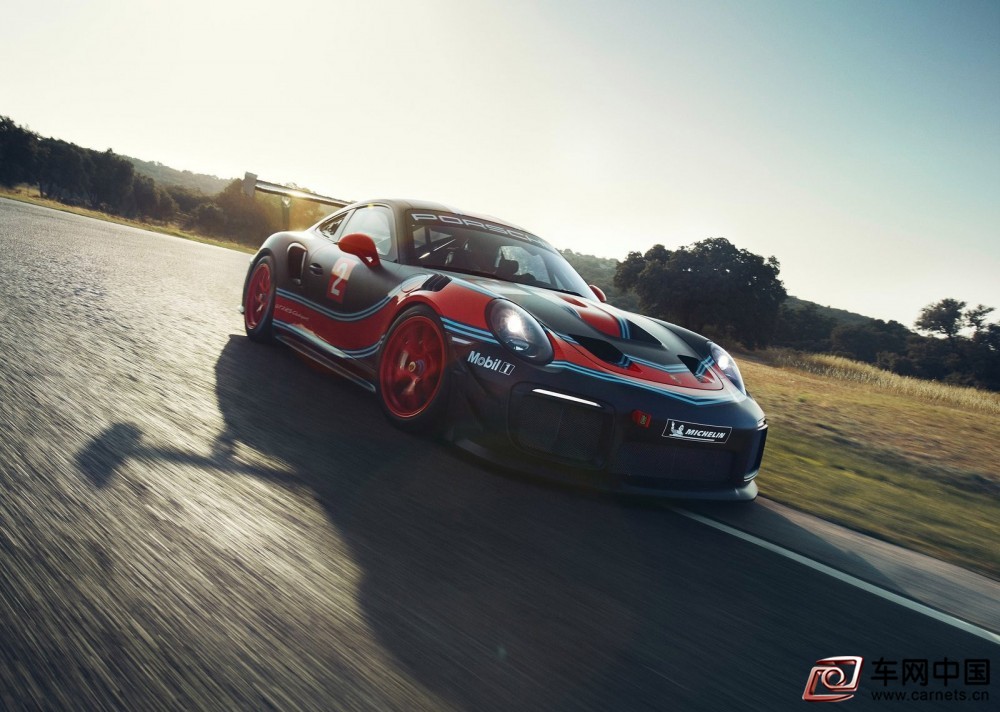 Porsche-911_GT2_RS_Clubsport-2019-1600-0d