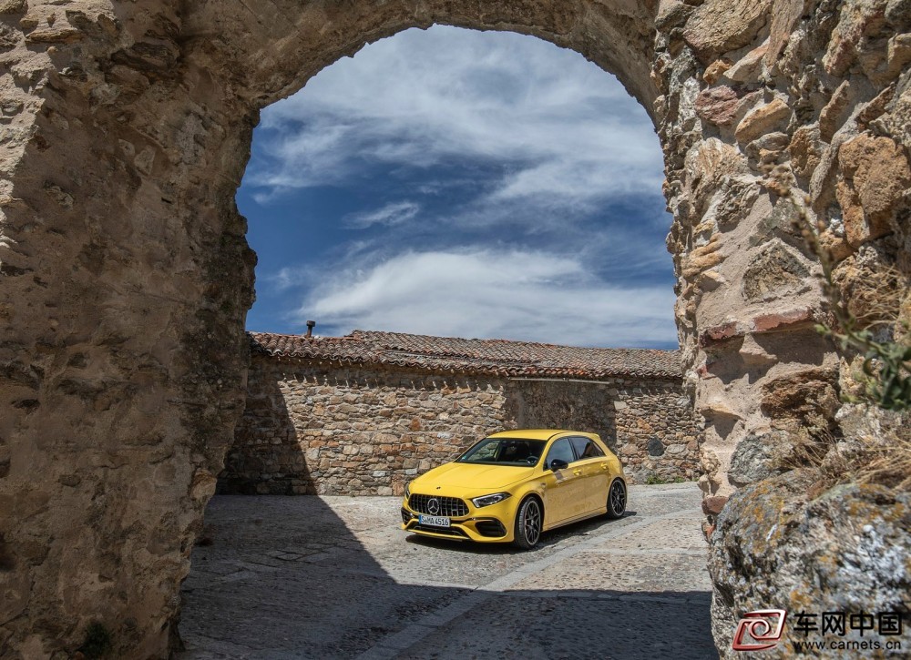 Mercedes-Benz-A45_S_AMG_4Matic-2020-1600-0b