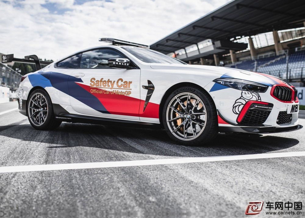 BMW-M8_MotoGP_Safety_Car-2019-1600-01