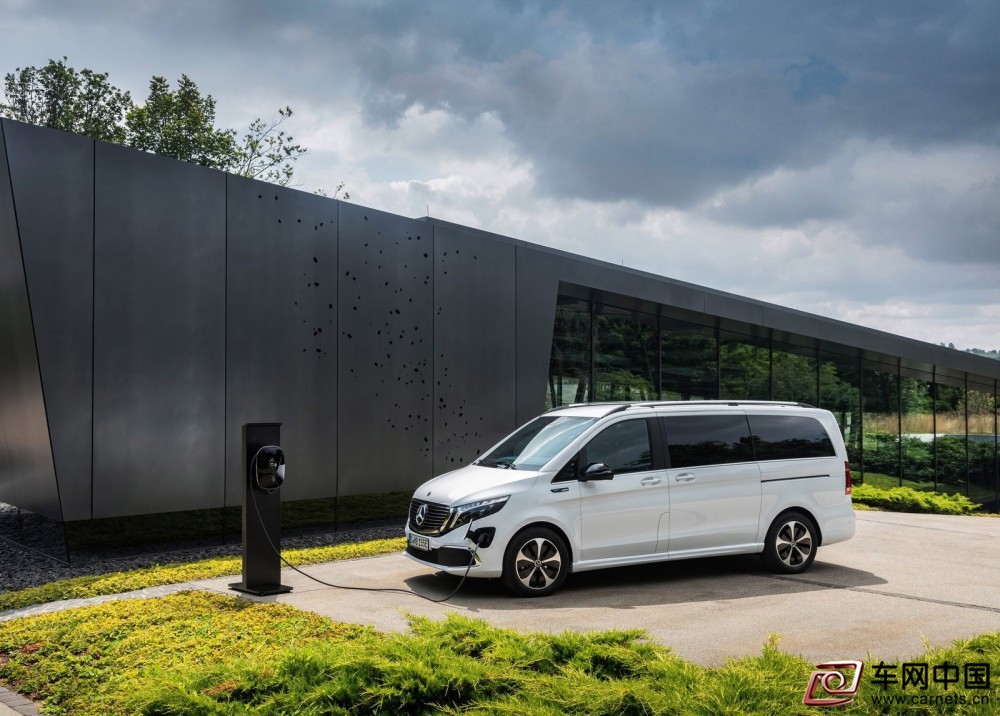 Mercedes-Benz-EQV-2020-1600-07
