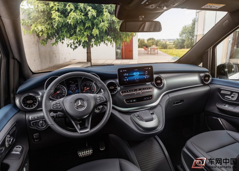 Mercedes-Benz-EQV-2020-1600-13