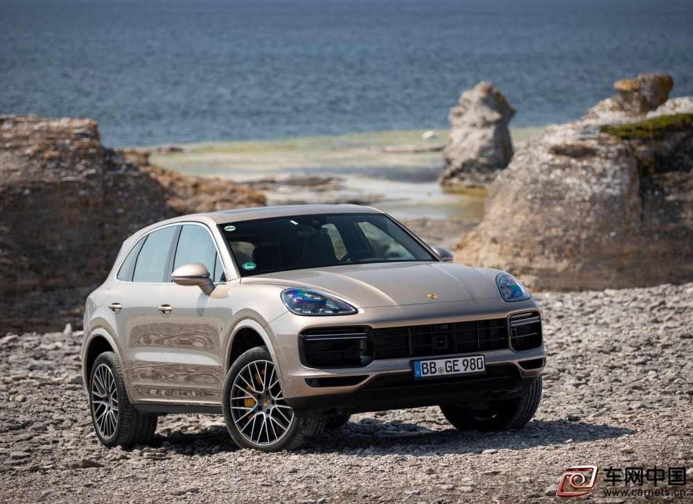 Porsche-Cayenne_Turbo_S_E-Hybrid-2020-1600-01