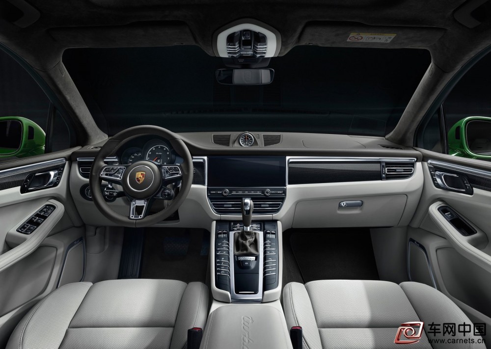 Porsche-Macan_Turbo-2019-1600-04