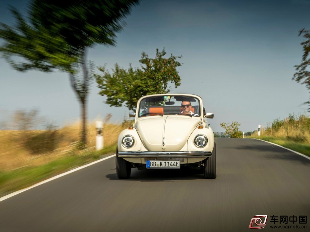 Volkswagen-e-Beetle_Concept-2019-1600-11