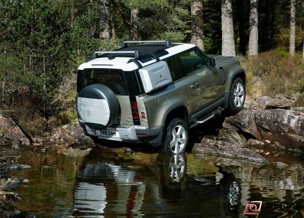 Land_Rover-Defender_90-2020-1600-23