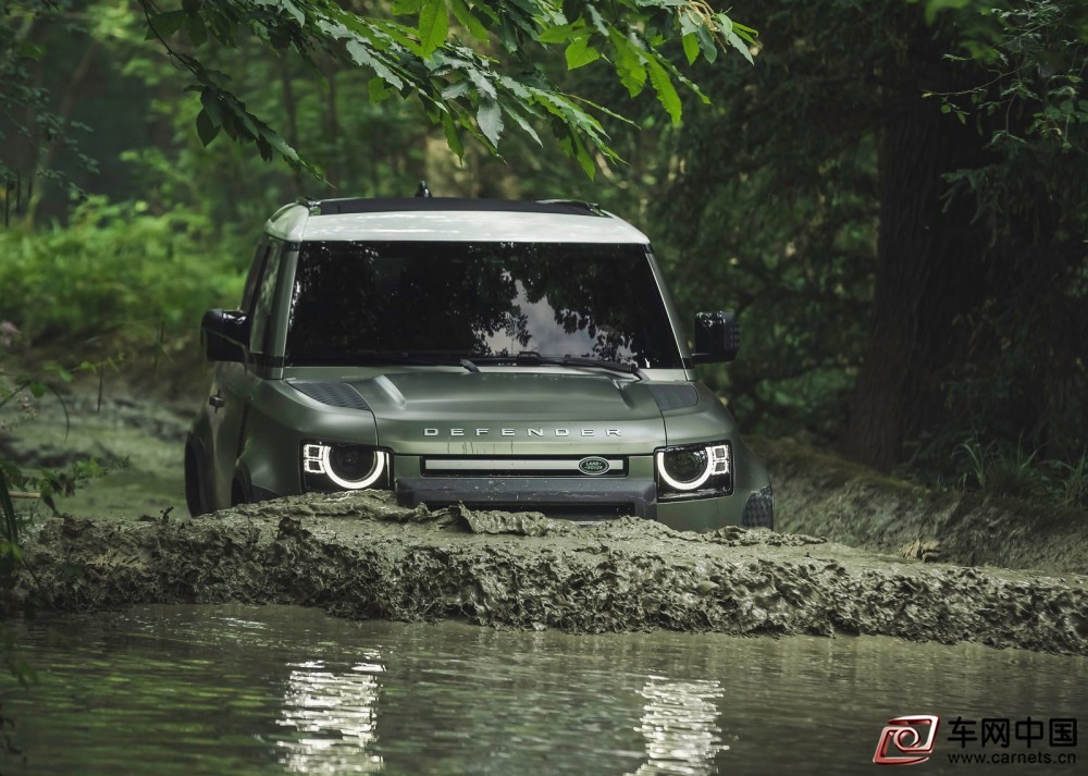 Land_Rover-Defender_90-2020-1600-30