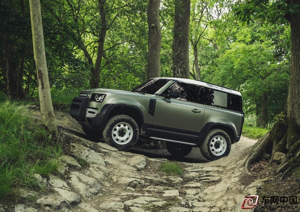 Land_Rover-Defender_90-2020-1600-02