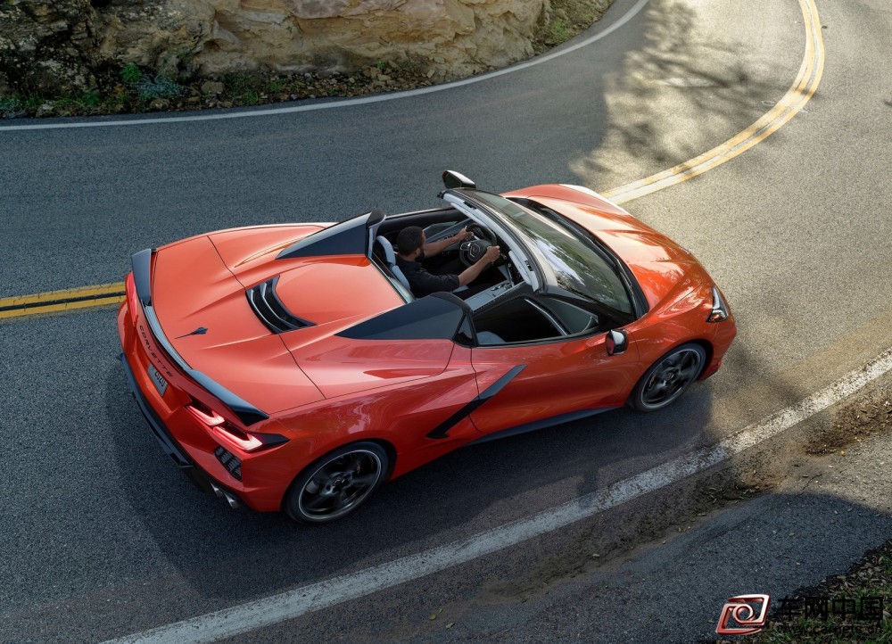 Chevrolet-Corvette_C8_Stingray_Convertible-2020-1600-0a