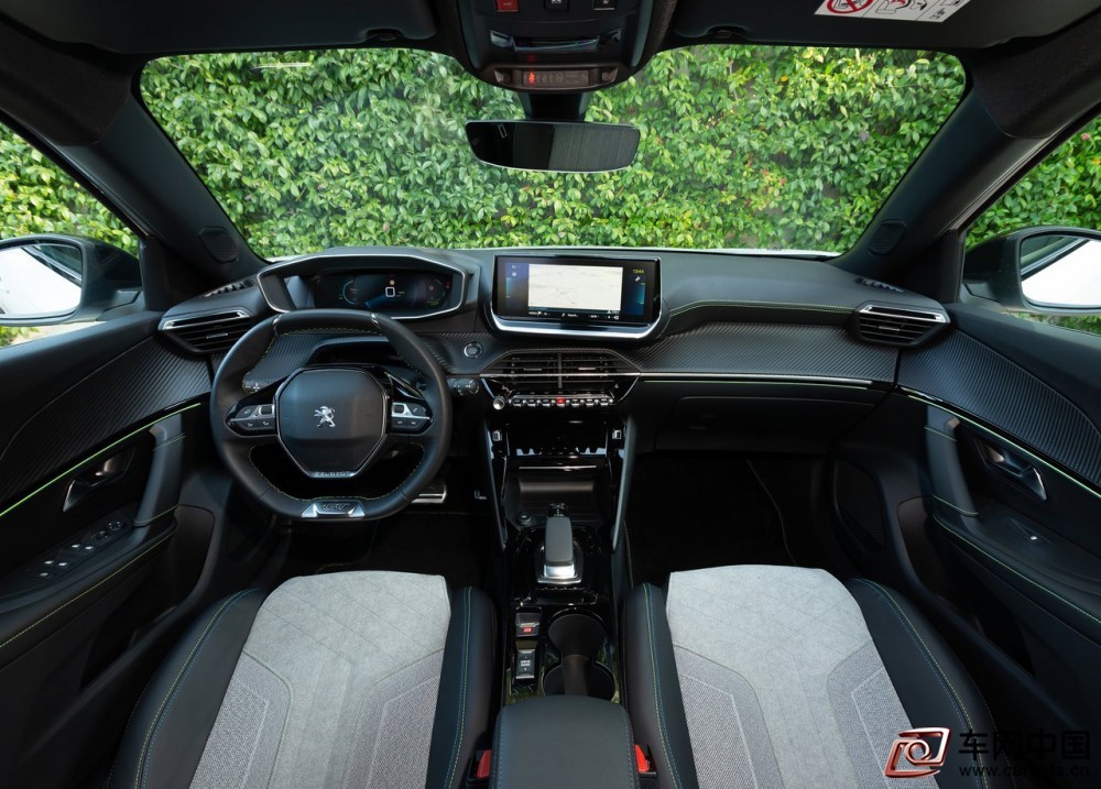 Peugeot-e-2008-2020-1280-2f