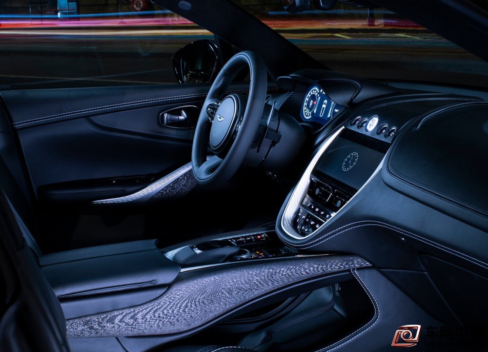 Aston_Martin-DBX_by_Q-2021-1280-07
