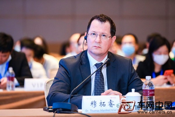 大众Dr.Thomas Manfred Muller_调整大小