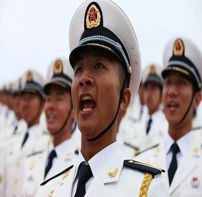 阅兵中的 帅