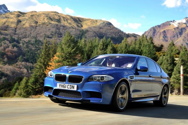 BMW M5 [UK] (2012)