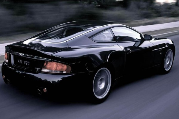 Aston Martin Vanquish S V12 (2004)