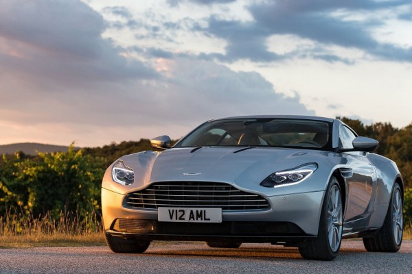 Aston_Martin-DB11_Lightning_Sliver-2017