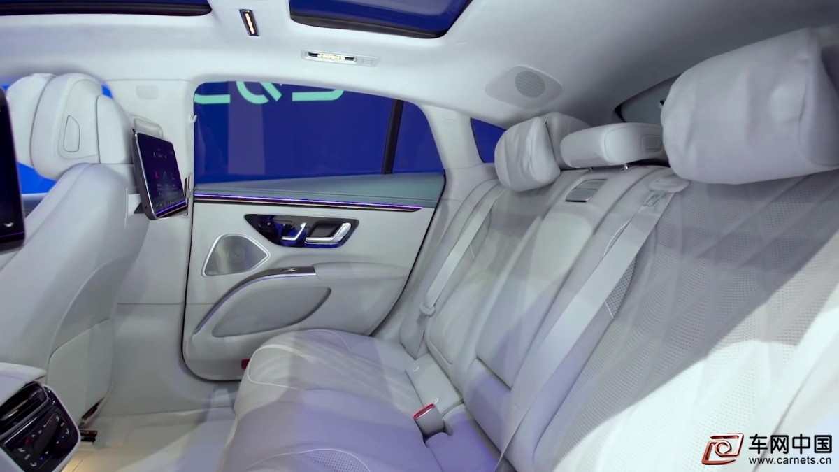 2022 Mercedes EQS - interior Exterior and Driving (Best Luxury Electric Car)[00-07-10][20210803-105433304]
