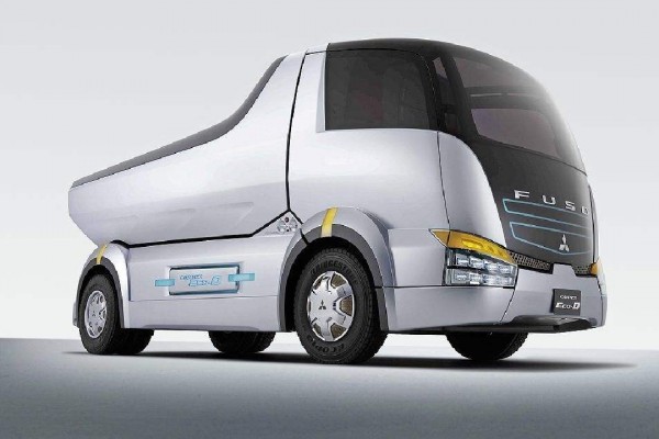 三菱扶桑卡客车：2030年代后期全面停售发动机车
