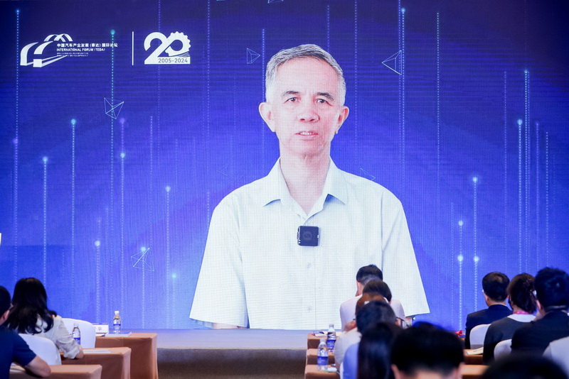 孙逢春_调整大小.jpg