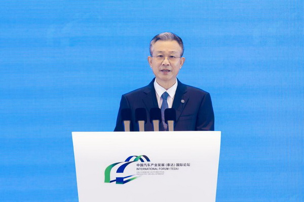 安铁成_调整大小.jpg