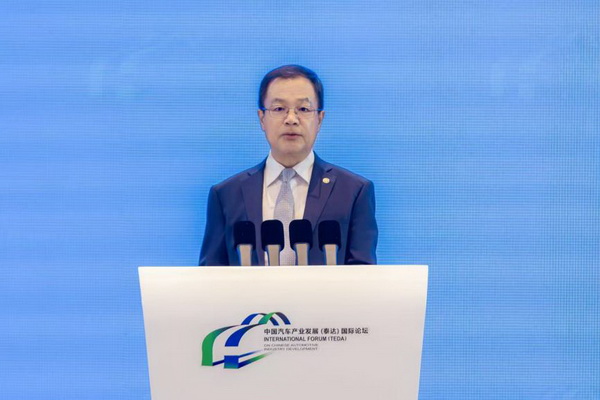 李洧_调整大小.jpg