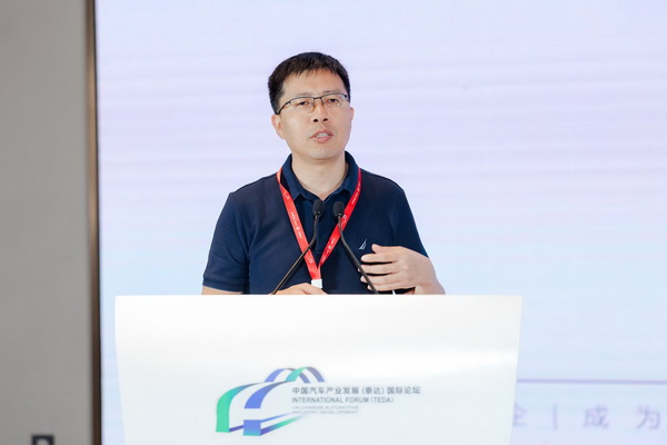 李勋宏_调整大小.jpg